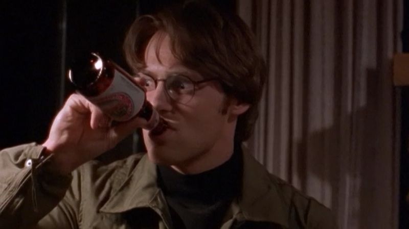 File:Daniel Jackson drinks a beer (Children of the Gods).jpg