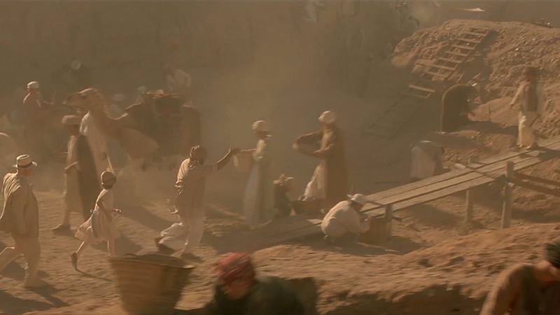 Fichier:Giza archeological digging.jpg